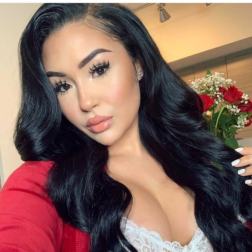  Sugar Mummy In UK To Give Job, VISA and Green Card To Her Man- Apply