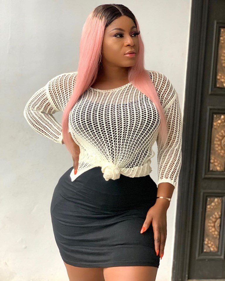 https://www.prettyosas.com/2019/05/single-ladies-in-ghana-whatsapp-phone.html