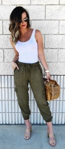 Californian Single Lady Wants To Hookup With You, She Dropped Her Contact Here