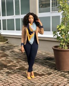 Tunisian Sugar Mama Is Giving Out Free Tickets