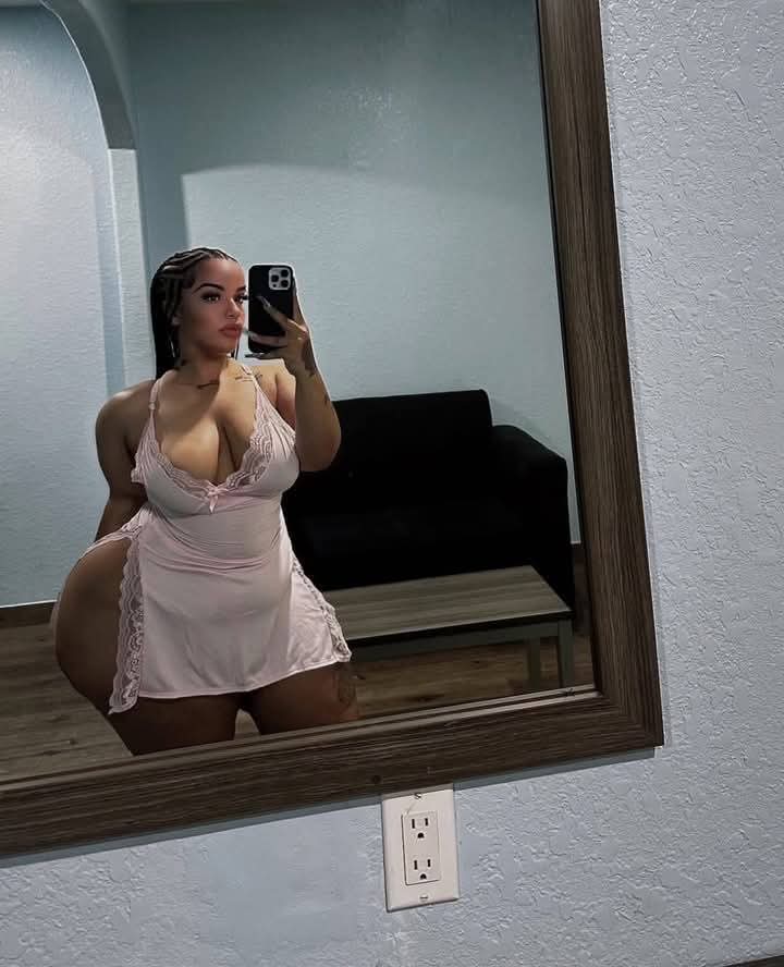 This Young Dubai Sugar Mummy Civia Dropped Her Direct WhatsApp Number