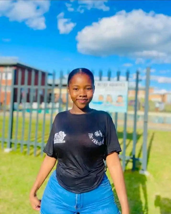 Rich Sugar Mummy From USA Has Dropped A Private Message For You – She Just Accepted You