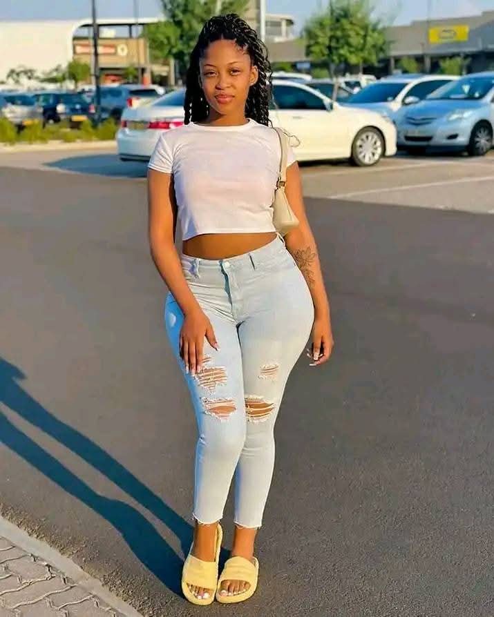 Are You On WhatsApp? This Rich Sugar Mommy Wants To Add You