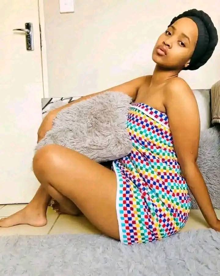 Sugar Mummy In USA Wants To Hang Out With You - Msg Her NOW!