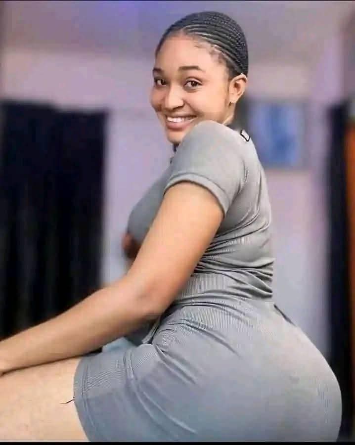 This Rich Sugar Mummy From Your Neighbourhood Has Just Accepted You – Chat Now